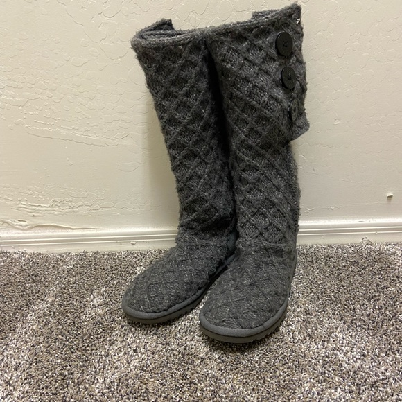UGG LATTICE CARDY BOOT - Picture 1 of 5